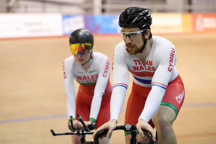 Lewis with his fiancée, fellow Team Wales cyclist Ciara Horne. 