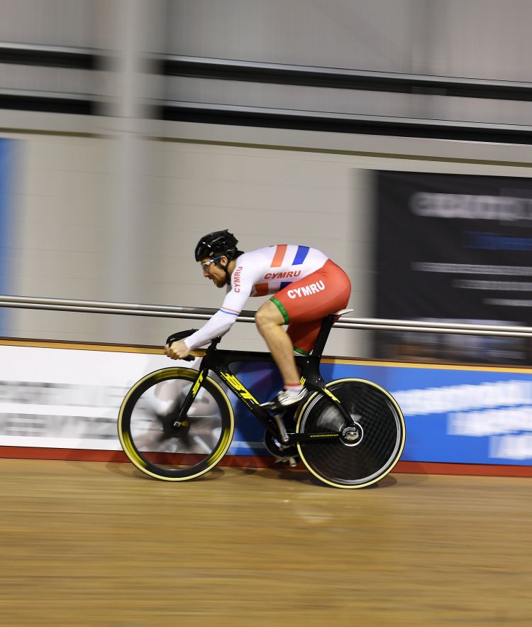 Lewis Oliva sprint cycling training at the Newport Velodrome